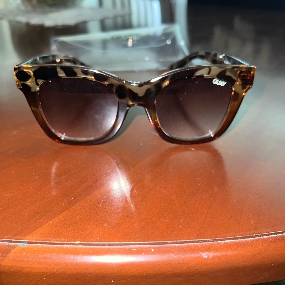 QUAY brown sunglasses